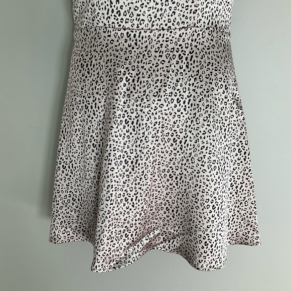 Socialite, leopard print mini dress - Picture 7 of 10